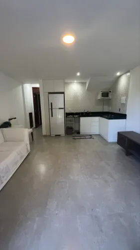Alugo duplex mobiliado com terraço em condomínio residencial