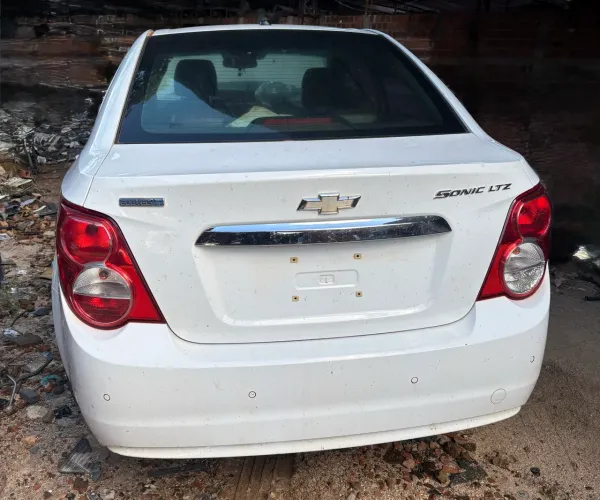 Chevrolet Sonic Sucata