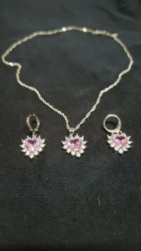 Conjunto de Prata 925 com Pingente e brincos. 