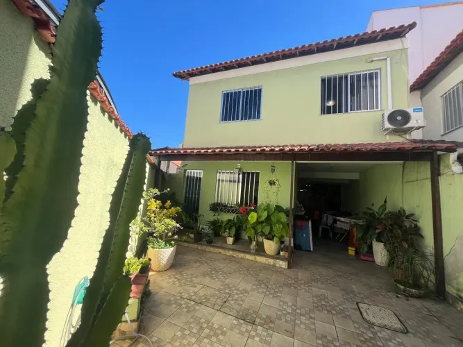 Casa com 3 quartos à venda, 100 m² por R$ 320.000 - Bangu - Rio de Janeiro/RJ
