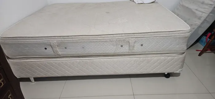 Cama box com colchão