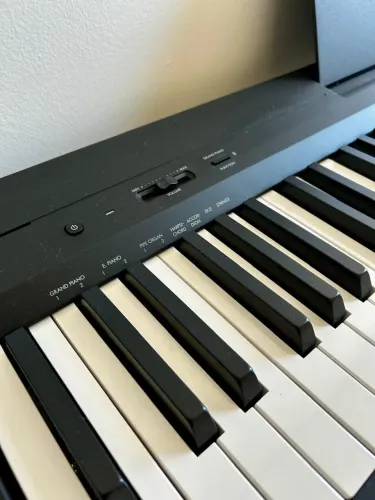 piano digital yamaha p-145 88 teclas