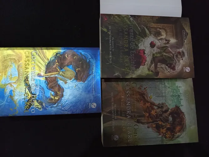 Kit c 3 Livros As últimas horas 