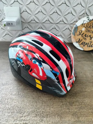 Capacete infantil ajustável 