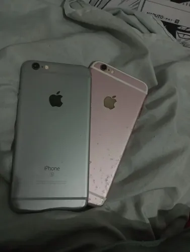 Lote 2x iPhones 6s (Prata e Rosa) - Para Retirada de Peças