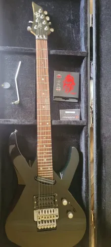 Guitarra Tagima K2 Kiko loureiro