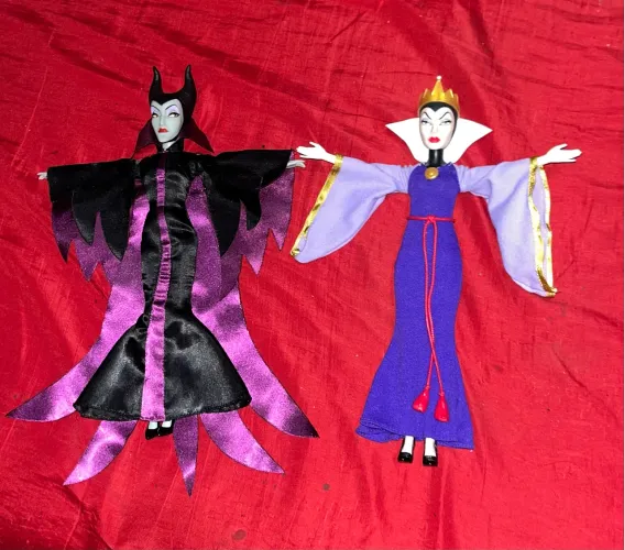 2 pack Bonecas Malevola e Rainha Má - Disney.