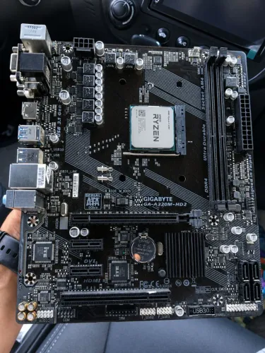 Placa Mãe Gigabyte GA-A320M-HD2 DDR4 AM4 +Processador Ryzen 5 1600