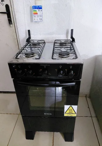 Fogão bem Novinho.  Entrego 