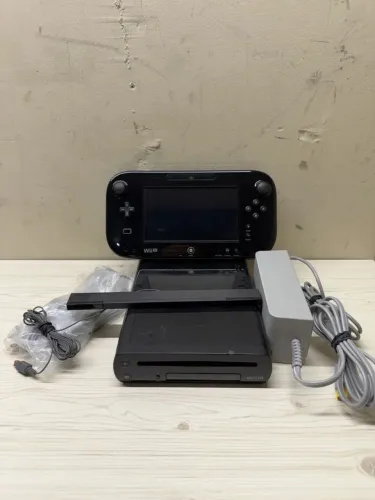 Console Nintendo Wii U Deluxe Set 32GB Preto Desbloqueado 