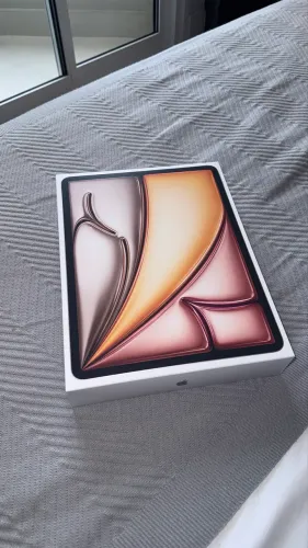 Apple 2025 iPad Air de 13 polegadas (Wi-Fi, 128 GB) LACRADO