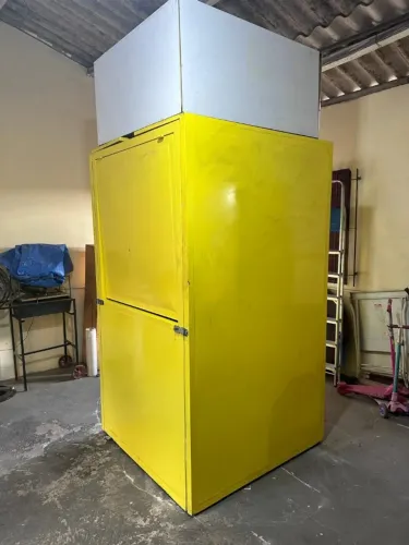 Guarita de ferro (ou em estrutura metálica)