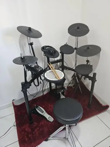 Bateria eletrônica Roland TD-11K