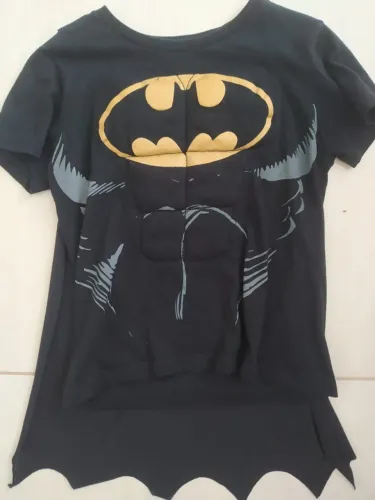 Fantasia do Batman (Camisa com Capa + Acessórios) - 04 a 06 anos
