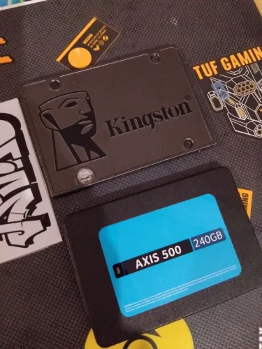 SSDs a venda de 480 e 240 GBs