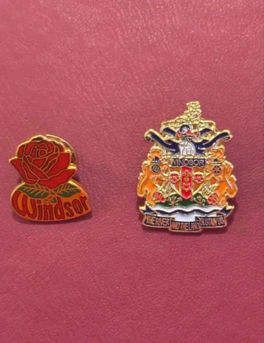 dois broches oficiais de windsor, canadá