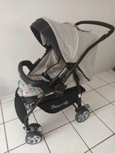 Carrinho de bebê + bebê conforto (Burigotto, RioK)<br>
