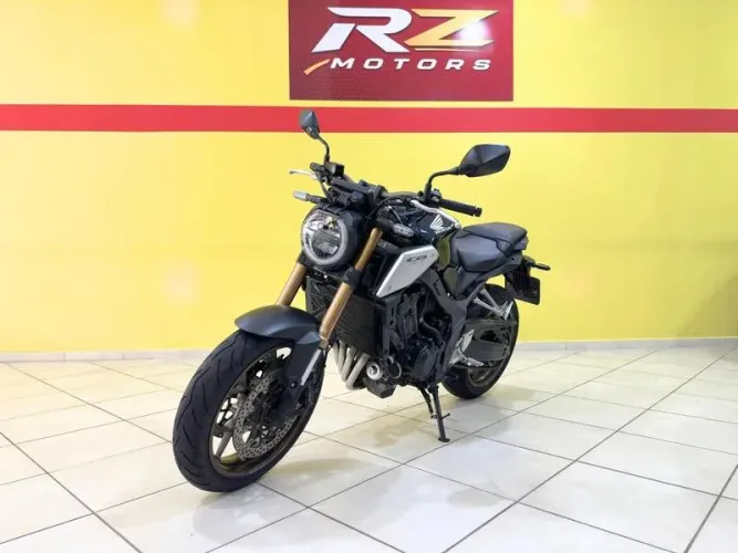Honda Cb 650R 2021 Impecável, baixo km!