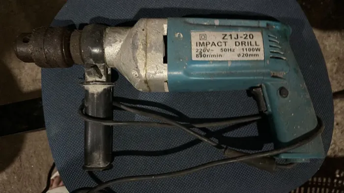 Furadeira de impacto 1100 W 220 V