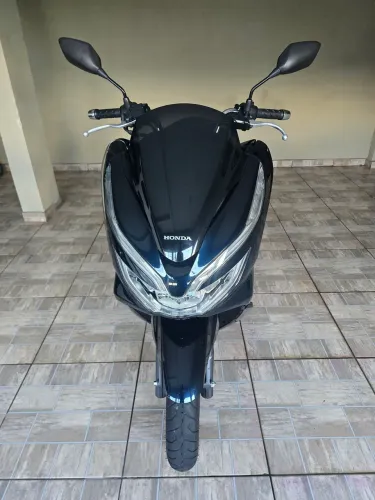 Vendo PCX 150 2019, muito muito nova, apenas 6.000 km, moto para pessoas exigentes