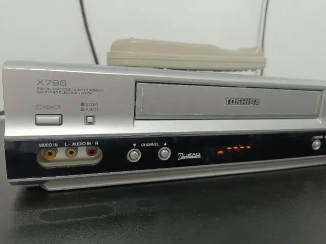 Video Cassete Toshiba X796 (7 cabeças Hi-Fi Stereo) perfeito