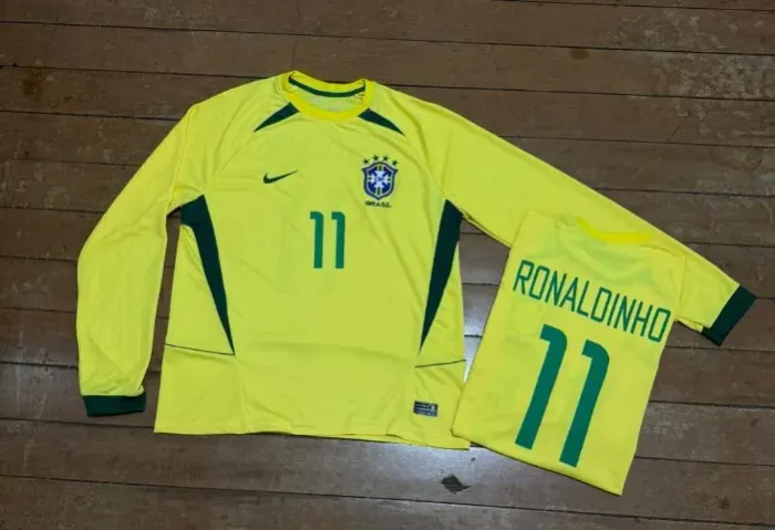 Camisa manga longa Seleção Brasileira Retrô Ronaldinho 11 Amarela