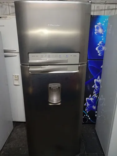 Geladeira Electrolux inox
