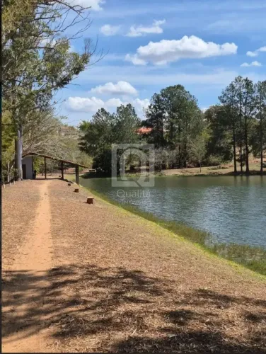 Terreno de 1.000m² Condomínio Pinheiro do Lago em Alambari, SP