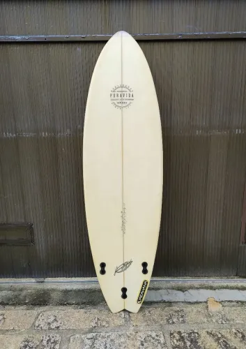 Prancha 6'11" / 50 L. Epóxi