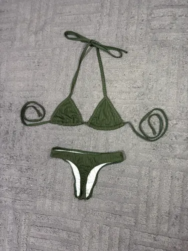 Biquíni verde militar 