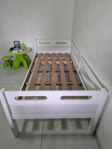 Cama solteiro - semi nova