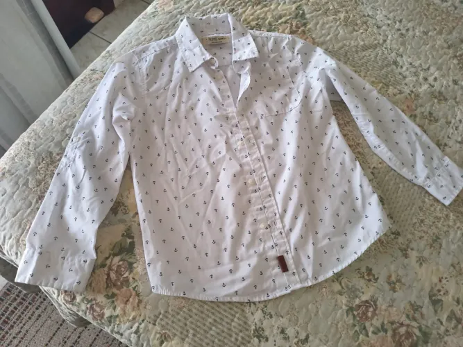 Camisa branca manga longa tamanho 08 