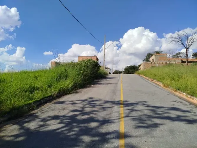 Lote de 200m² no bairro Ibituruna em Ibirité pertinho do Barreiro Belo Horizonte