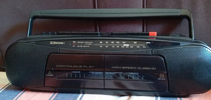 Rádio cassete duplo Emerson pra conserto 