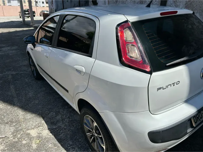 Fiat Punto Attractive 1.4 Fire Flex 8V 5P 2013