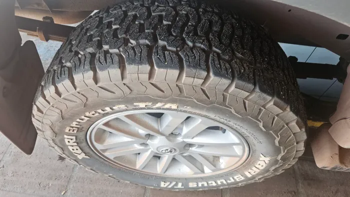 Vendo/Troca Pneus 265/65R17