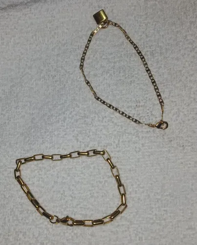 Vende-se duas pulseira