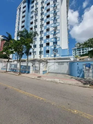 Apartamento 2 quartos, suite, vaga de garagem coberta em Barreiros - São José - SC