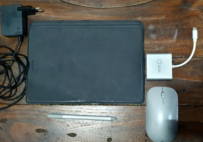 Microsoft surface Go 8gb 128G
