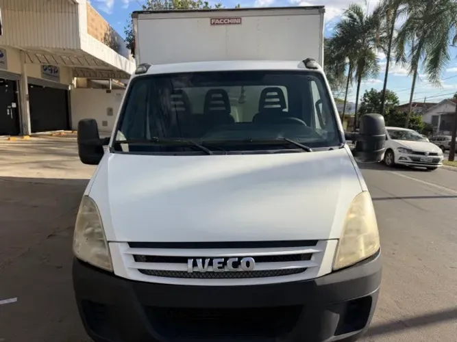 IVECO DAILLY 55C16 2010/2010 COM BAU *** PRONTO PARA TRABALHAR