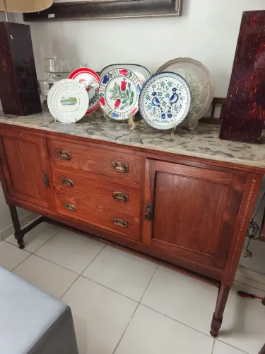 Buffet com mármore anos 40