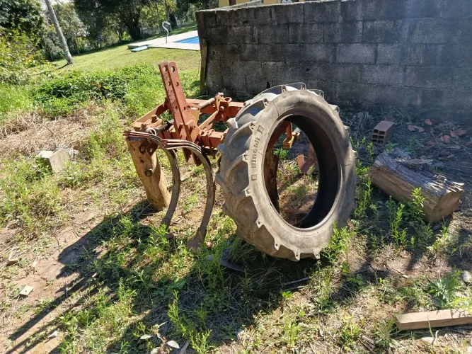 Subsolador e pneu
