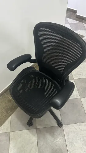 CADEIRA HERMAN MILLER AERON CHAIR
