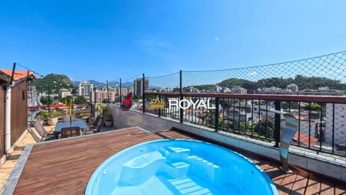 Cobertura com 3 quartos (sendo 2 suítes) e 2 vagas à venda, 185 m² por R$ 700.000 - Fregue