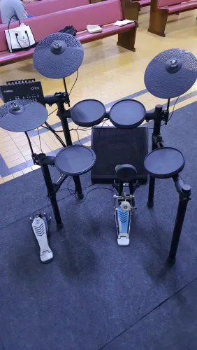 Bateria eletrônica Yamaha DTX452K