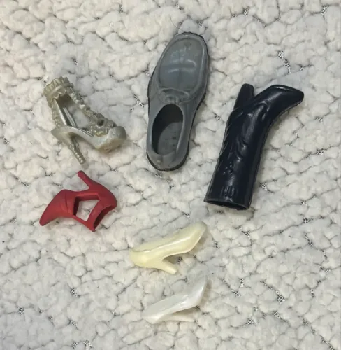 Lote de Sapatos sem par para Barbie e Ken 