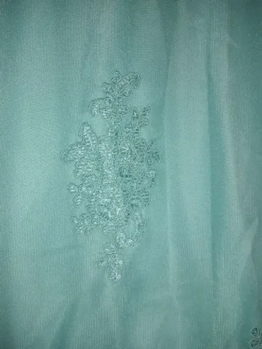 Vestido de Festa com detalhes em renda e tule Verde Água 