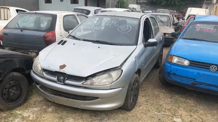 Sucata Peugeot 206 1.4 2004 disponível para retirada de peças