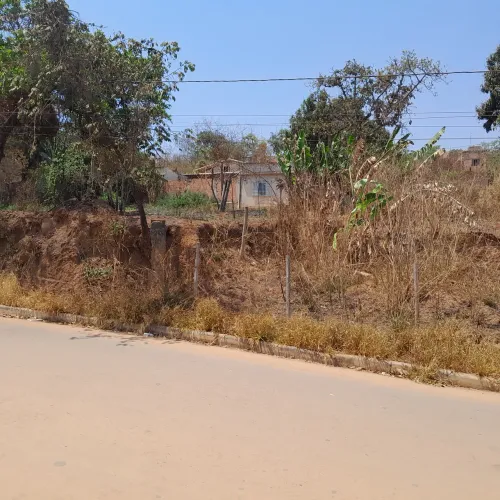 Lotes no bairro jardim serra azul em mateus leme