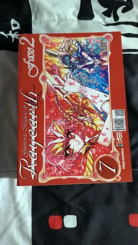 Diversas revistas de mangá